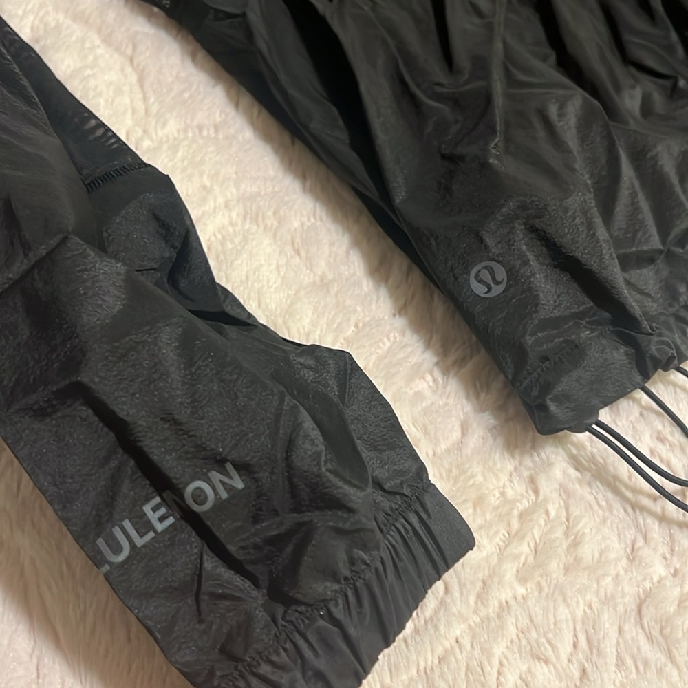 Lightweight Chic Jacket - image 4